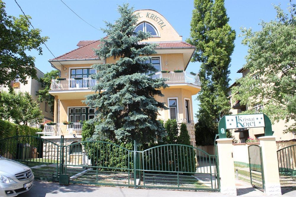 Villa Hotel Kristal Budapest Bagian luar foto
