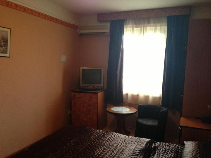 Villa Hotel Kristal Budapest Bagian luar foto