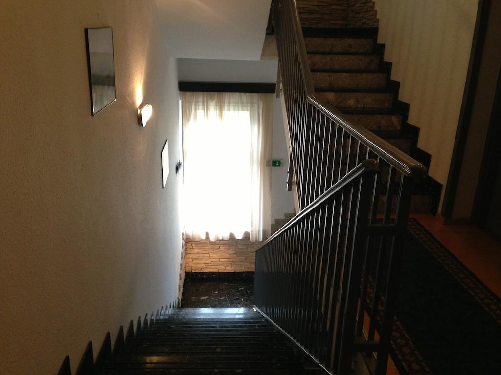 Villa Hotel Kristal Budapest Bagian luar foto